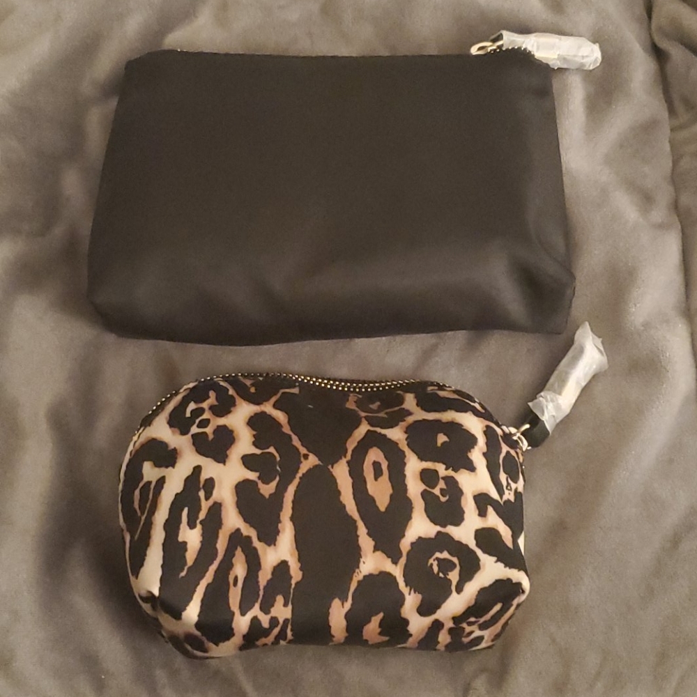 Victoria Secret 2 Cosmetic bags NEW - Picture 2 of 2